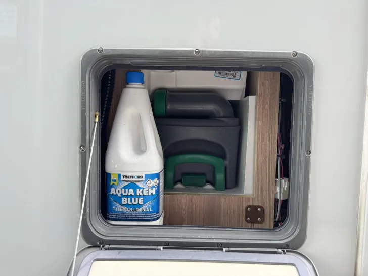 Fahrzeugbild Bürstner Limited T 660 Winterpaket | Markise | Hubbett #27