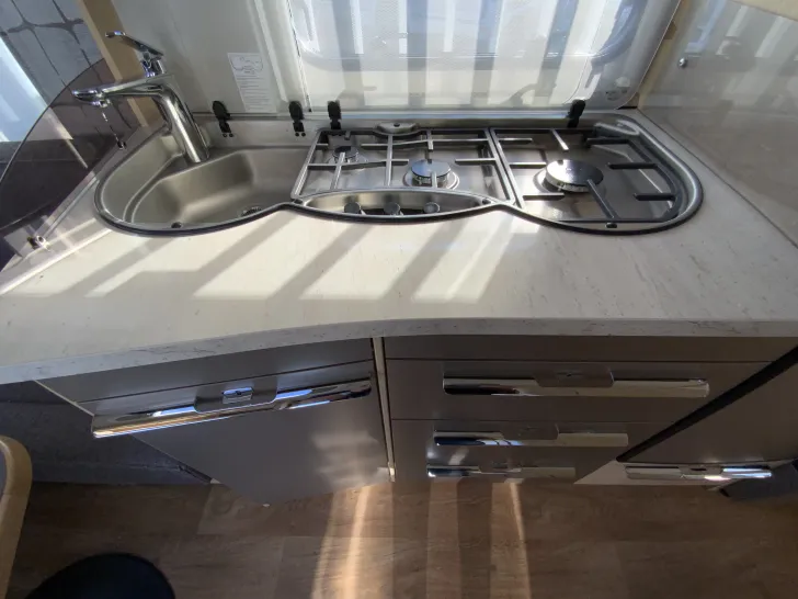 Fahrzeugbild Hymer Eriba Nova GL 530 Mover, Solar, aut. Sat, TV #9