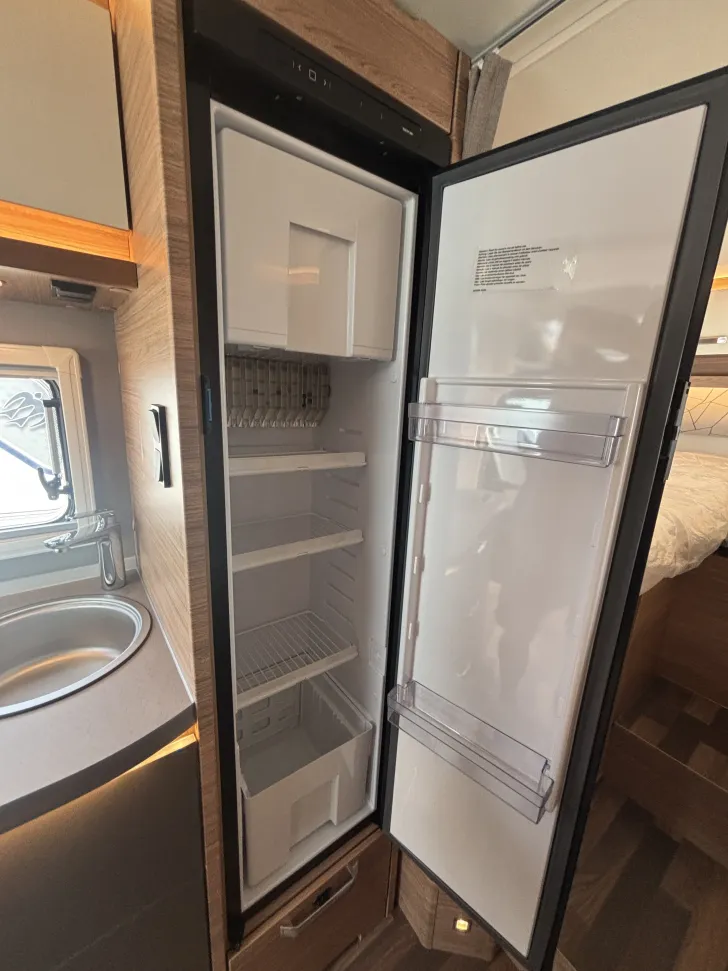 Fahrzeugbild Weinsberg CaraCompact 640 MEG EDITION [PEPPER] Voll-LED, MBUX Distronic, etc. #10