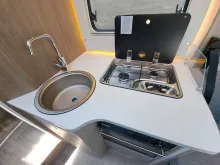 Fahrzeugbild Carado T 459 Pro+, Autom., Solar, TV, LTE, 3. Bett, Ofen #13