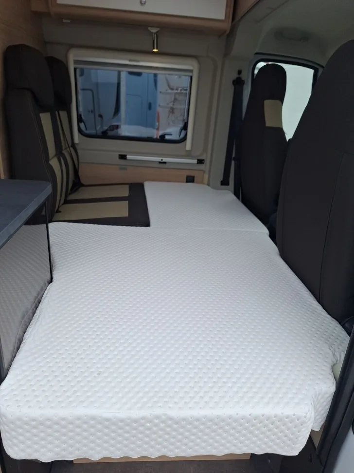 Grundriss Nacht Roadcar R600 Junges Fahrzeug!