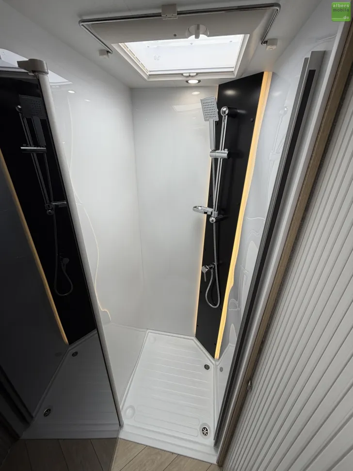Fahrzeugbild Challenger Teilintegriert 270 Graphite Edition Smart Arctic #19