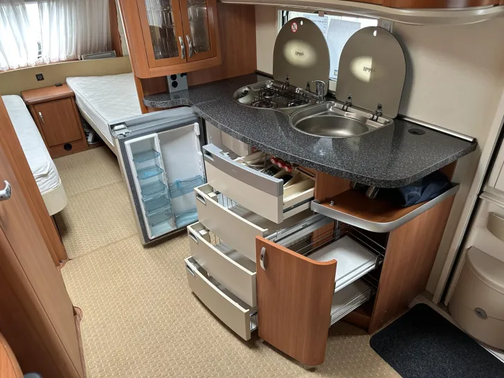Fahrzeugbild Hobby Prestige 560 UL - Einzelbetten Mover/ SAT!! #8
