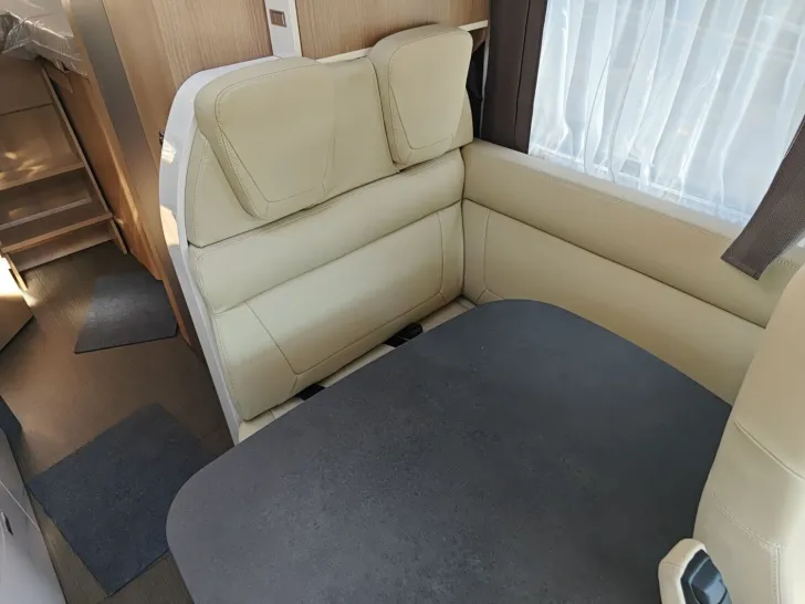 Fahrzeugbild Carthago C2-tourer I 141 KB LE Mercedes #12