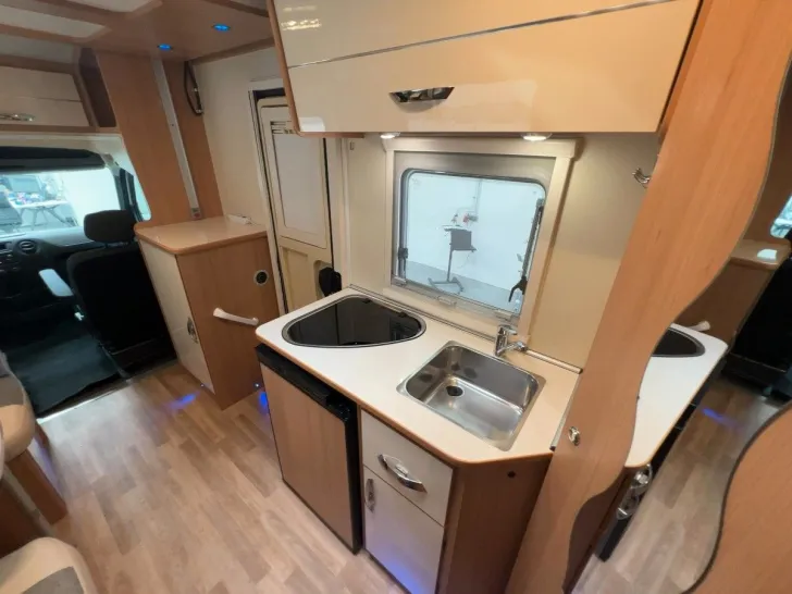 Fahrzeugbild Ahorn Camp Camp T660 Plus / Festbett+Hubbett / Garage #12