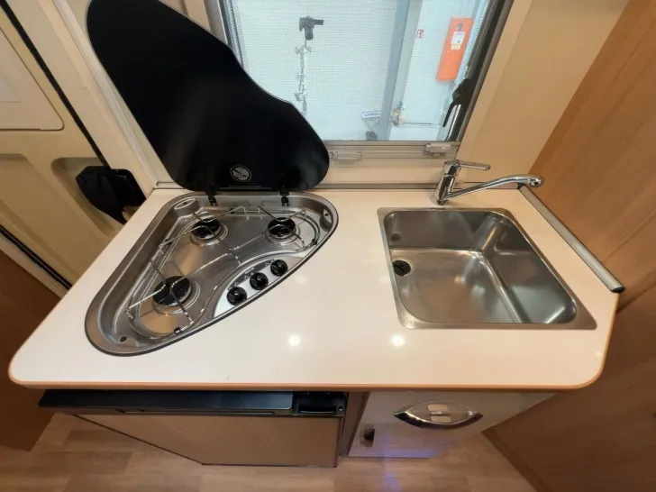 Fahrzeugbild Ahorn Camp Camp T660 Plus / Festbett+Hubbett / Garage #13