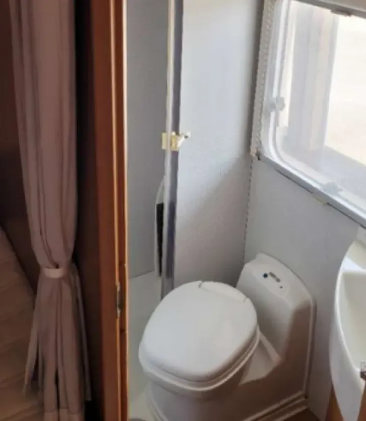 Fahrzeugbild Knaus Sun Traveller 600 MF Super Zustand #6