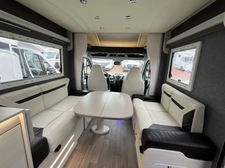 Fahrzeugbild Challenger Genesis 260 #7