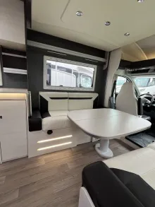 Fahrzeugbild Challenger Genesis 260 #8
