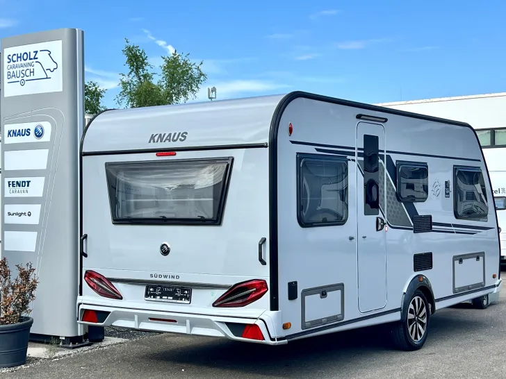 Fahrzeugbild Knaus Südwind 460 EU Black Selection #1