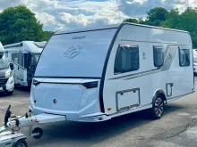 Fahrzeugbild Knaus Südwind 460 EU Black Selection mit Dusche #4