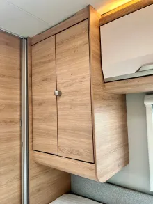 Fahrzeugbild Knaus Südwind 460 EU Black Selection mit Dusche #16