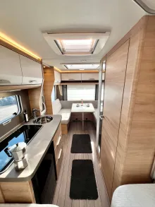Fahrzeugbild Knaus Südwind 460 EU Black Selection mit Dusche #19