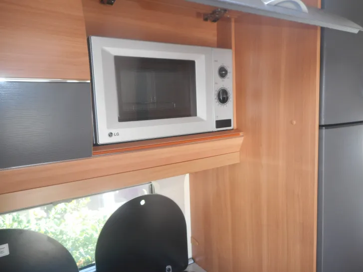 Fahrzeugbild Hobby De Luxe 540 UL vollaut Mover Dachmarkise #13