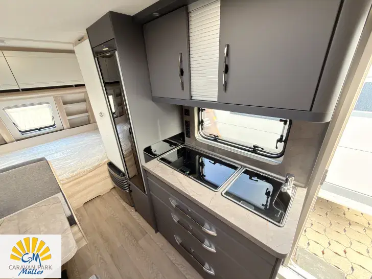 Fahrzeugbild Hobby De Luxe 490 KMF Model 2026 sofort verfügbar #11
