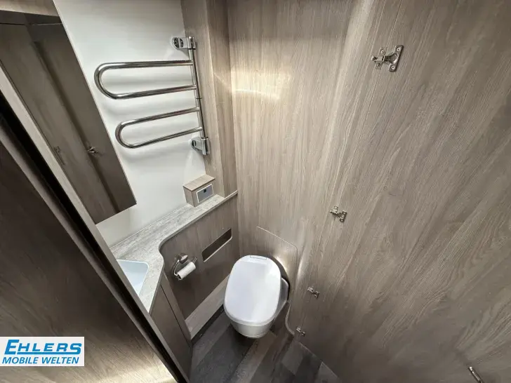 Fahrzeugbild Kabe Travel Master Imperial i910 GB 170PS/Autom/Markise/AHK/Mikrowelle/Hubbett #14