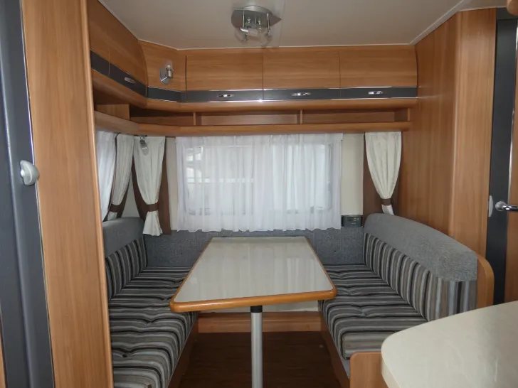 Fahrzeugbild Hobby De Luxe 440 SF #6