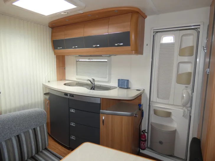 Fahrzeugbild Hobby De Luxe 440 SF #10