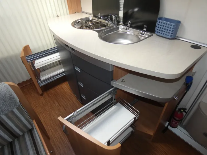 Fahrzeugbild Hobby De Luxe 440 SF #11