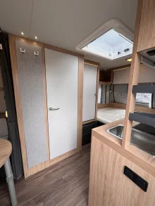 Fahrzeugbild Knaus Sport 400 LK Aufl. 1500KG,Festbett, Ambient #11