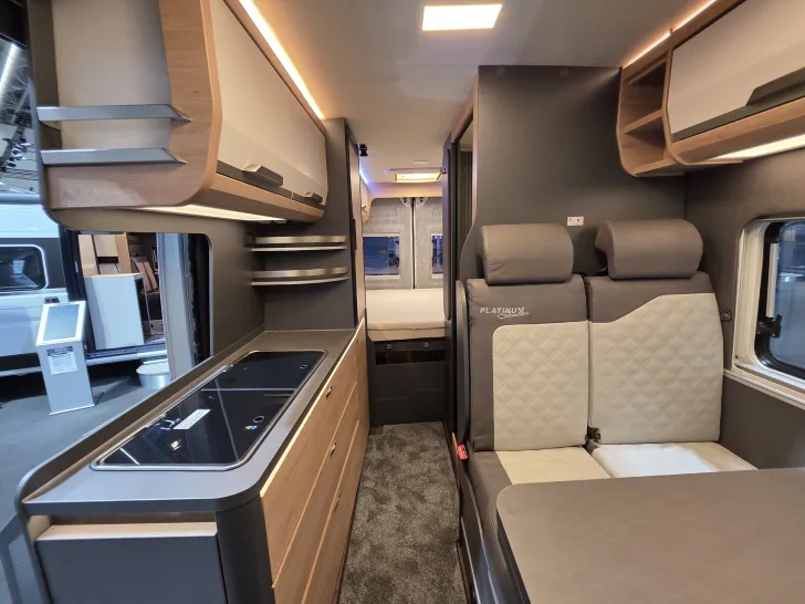 Fahrzeugbild Knaus BoxLife 600 MQ Platinum Selection Schwarz Metallic #10