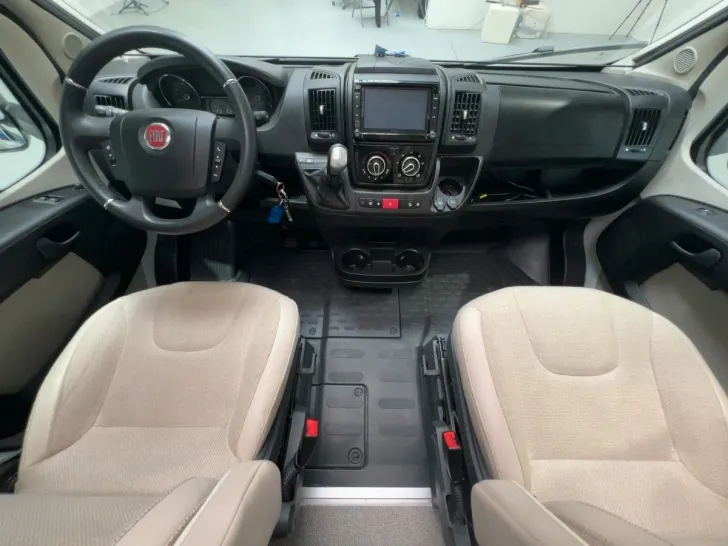 Fahrzeugbild Knaus Sky TI 700 MEG/Automatik/Einzelbetten/Garage #7