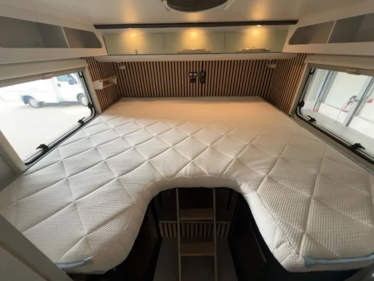Fahrzeugbild Knaus Sky TI 700 MEG/Automatik/Einzelbetten/Garage #12
