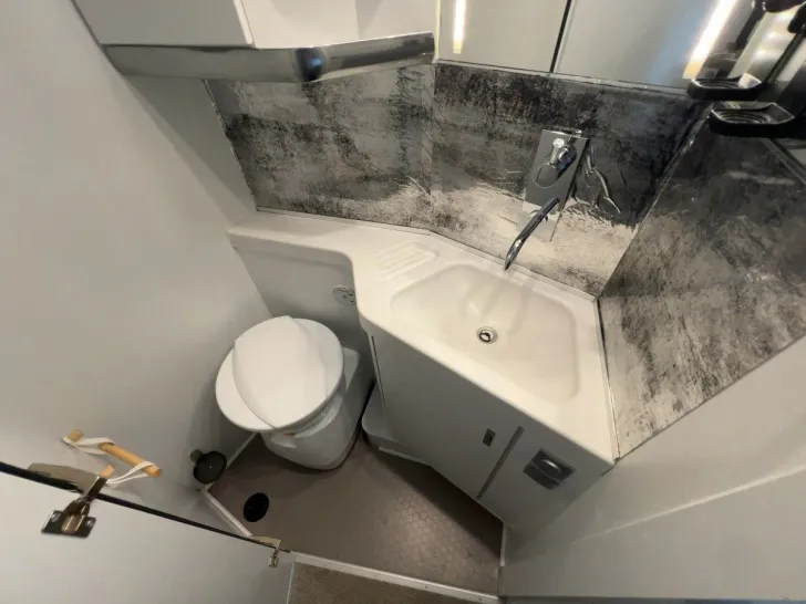 Fahrzeugbild Knaus Sky TI 700 MEG/Automatik/Einzelbetten/Garage #15