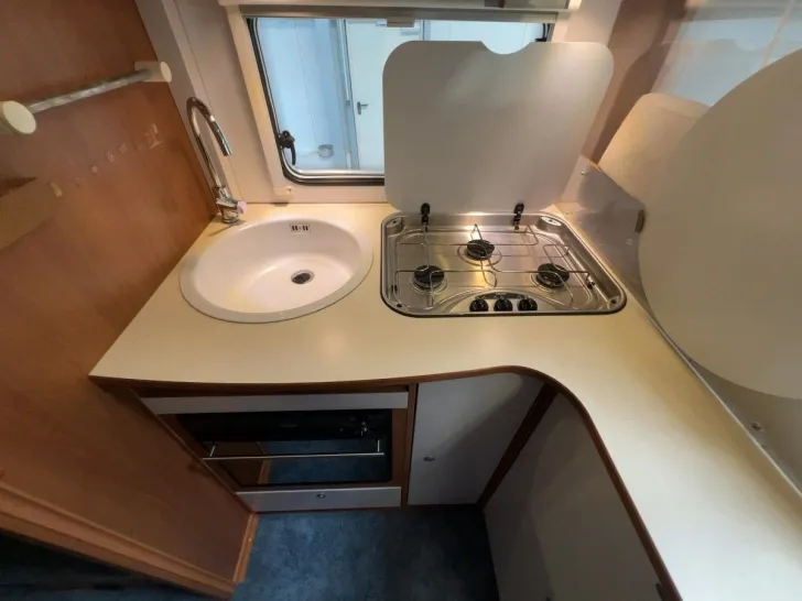 Fahrzeugbild Carado T 448 / 1.HAND / Queensbett / Garage / Klima #13