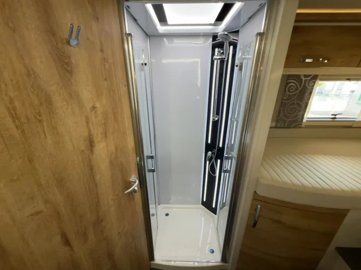 Fahrzeugbild Frankia F-Line I 740GD Titan/1.Hand/Einzelbetten+Hubbett #18