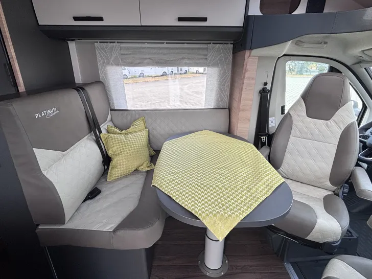 Fahrzeugbild Knaus L!VE TI 590 MF Platinum Selection LIVE Fußhzg. Care-Drive L-Sitz #4