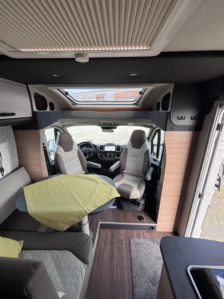Fahrzeugbild Knaus L!VE TI 590 MF Platinum Selection LIVE Fußhzg. Care-Drive L-Sitz #6