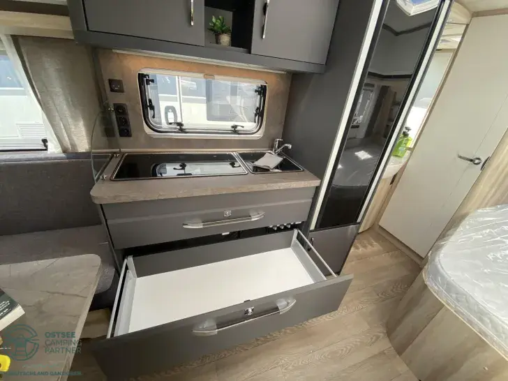 Fahrzeugbild Hobby De Luxe 460 UFe #10