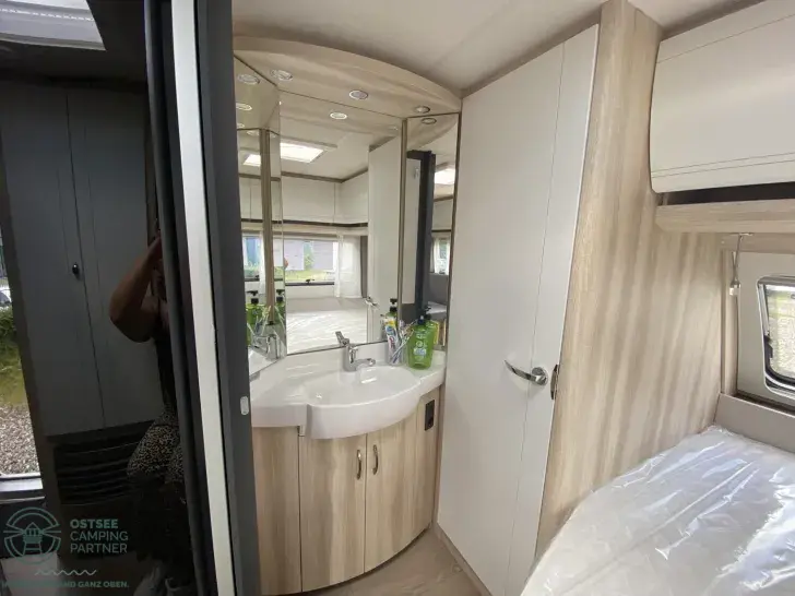 Fahrzeugbild Hobby De Luxe 460 UFe #11