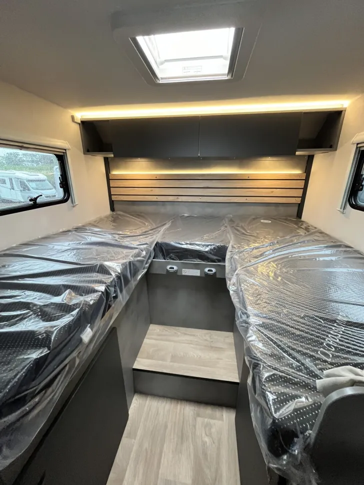 Fahrzeugbild Crosscamp EXPDN 7.0 E Peugeot #10