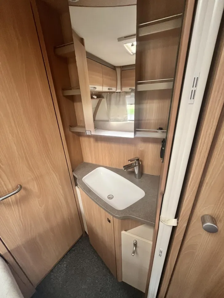 Fahrzeugbild Knaus Südwind 580 FSK #11