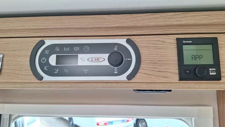 Fahrzeugbild LMC Cruiser T 732 G SAT TV SOLAR HUBSTÜTZEN #14