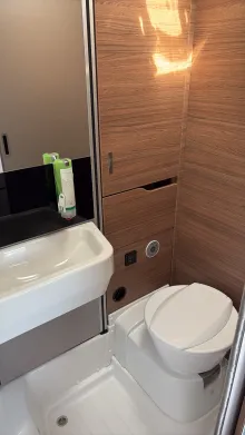 Toilette Knaus Van TI 650 MEG VANSATION sehr gepflegt