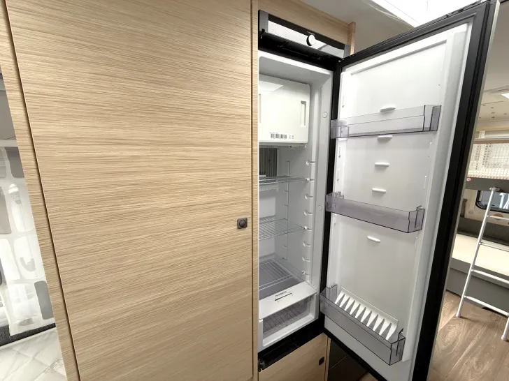 Fahrzeugbild Fendt Apero 495 SKM 2.000 kg Truma-Klimaanlage #25