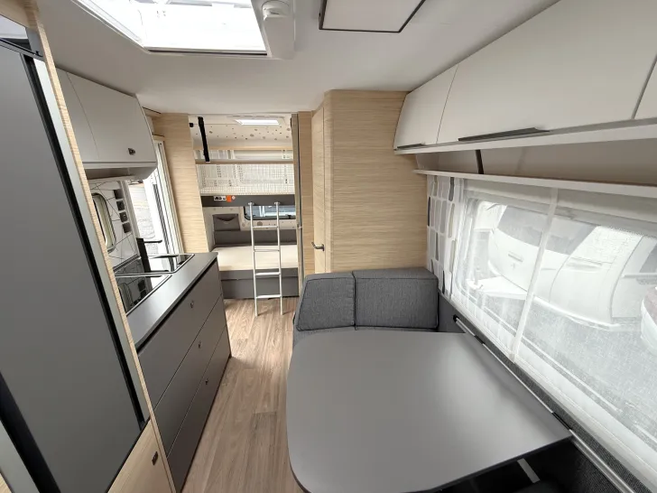 Fahrzeugbild Fendt Apero 495 SKM 2.000 kg Truma-Klimaanlage #18