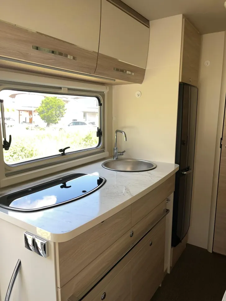 Fahrzeugbild Eura Mobil Activa One 550 MS Autark, Winterfest, wenig km #8