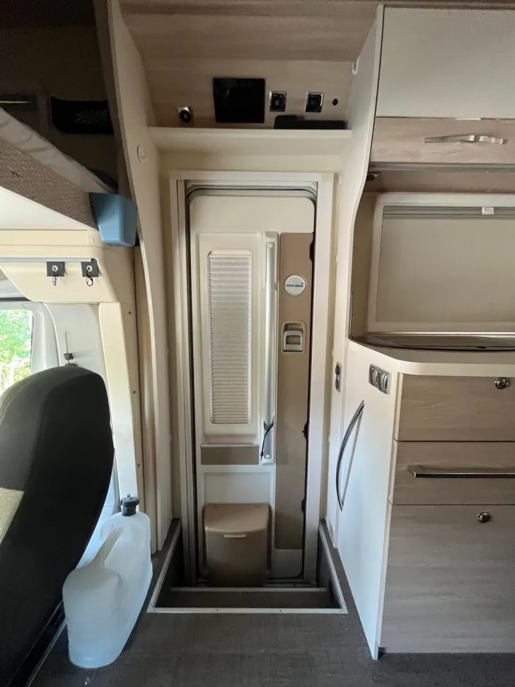Fahrzeugbild Eura Mobil Activa One 550 MS Autark, Winterfest, wenig km #10