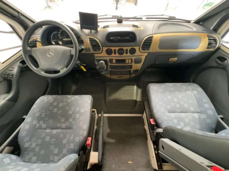 Fahrzeugbild Eura Mobil A 636 LS / MERCEDES-DPF-GRÜN-5 SCHLAFPLÄTZE #6