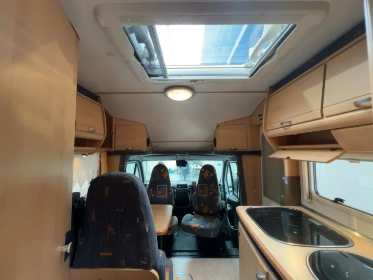 Fahrzeugbild Rotec 5850 TI/Festbett/Garage/Markise/DPF-Grün #9