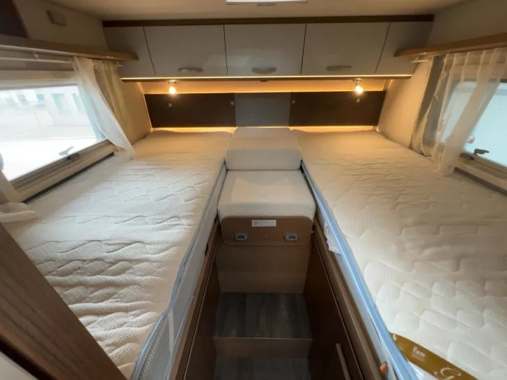 Fahrzeugbild Carado T 338 Clever+Edition/Einzelbetten+Hubbett/Garage #12