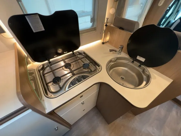 Fahrzeugbild Carado T 338 Clever+Edition/Einzelbetten+Hubbett/Garage #15