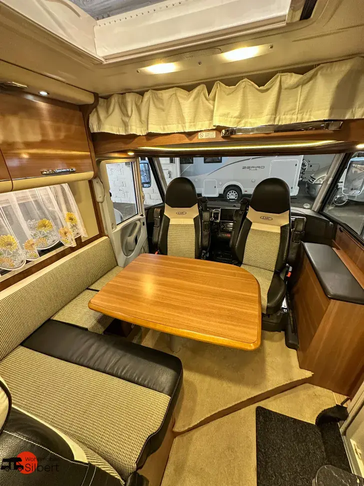 Fahrzeugbild LMC Explorer I 680 G Comfortline - Lithium*TV*Einzelbetten+Hubb #13
