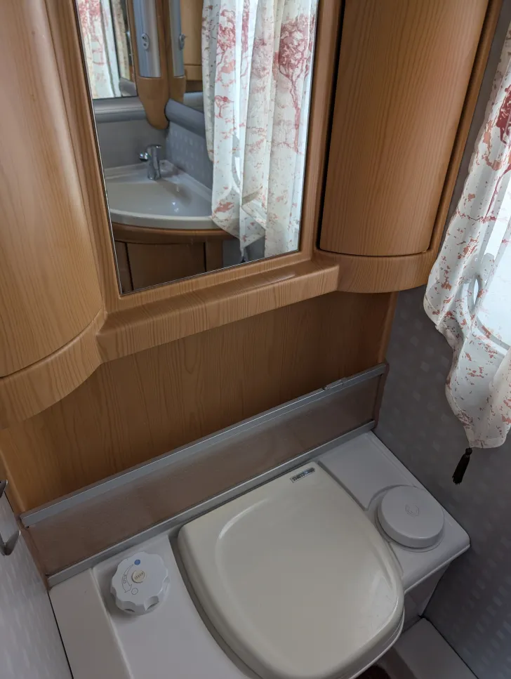 Fahrzeugbild Bürstner Ventana 410 TS Guter sauberer Zustand #7