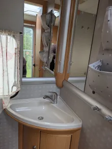 Fahrzeugbild Bürstner Ventana 410 TS Guter sauberer Zustand #8