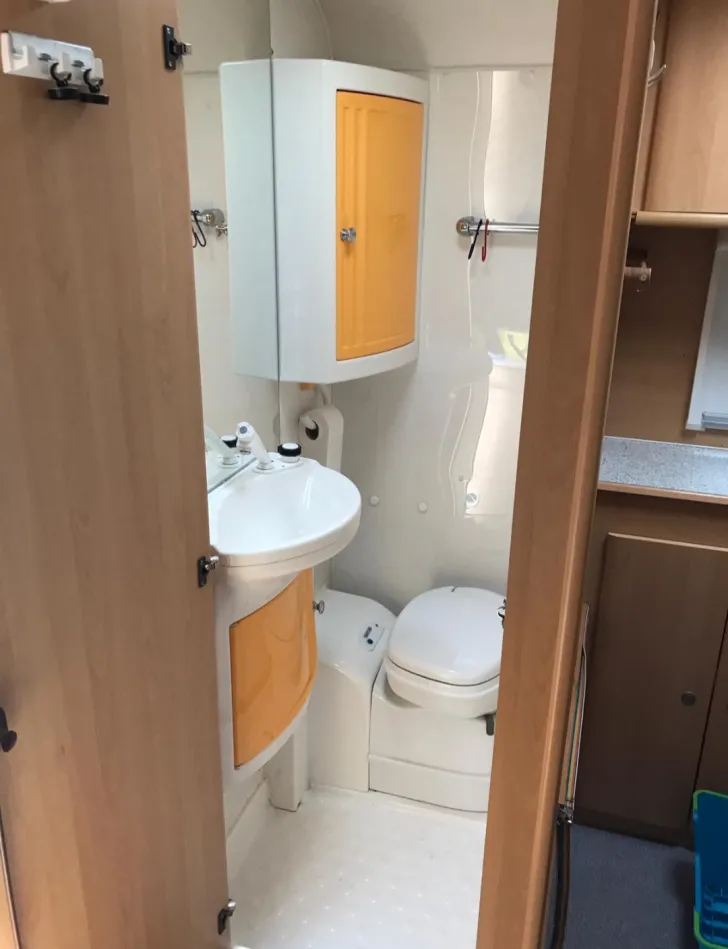 Fahrzeugbild Dethleffs Camper 400 HK #4